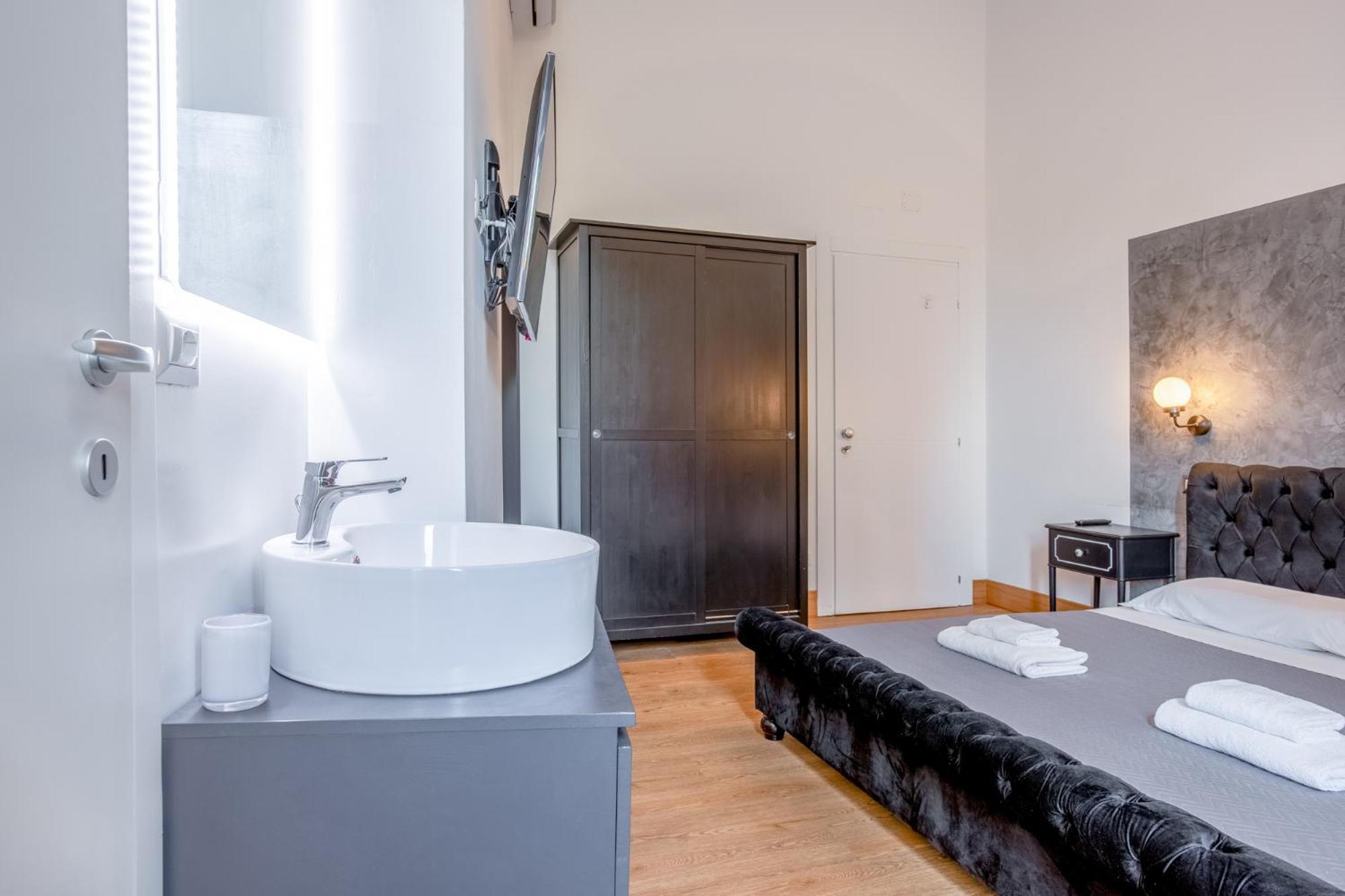 New Unico San Cosimato Hotel Rome Exterior photo